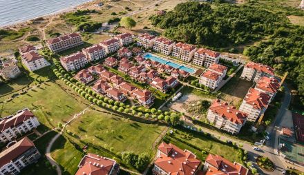 Green Life Beach Resort