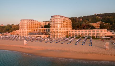 Балнео хотел Азалия Медикъл СПА