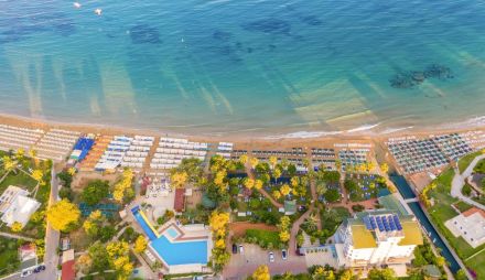 ARMAS GREEN FUGLA BEACH
