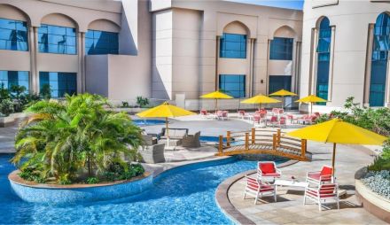 Pyramids Park Resort Cairo или подобен