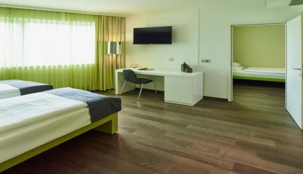 Roomz Vienna Superior или подобен