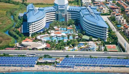 CRYSTAL ADMIRAL RESORT SUITES & SPA