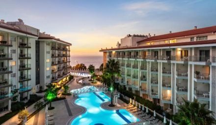 RAMADA HOTEL & SUITES BY WYNDHAM KUSADASI